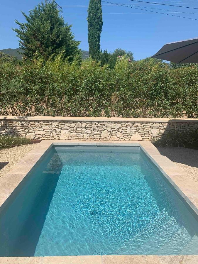 Le Cabanon De Livia Avec Piscine Privee Villa Cucuron Bagian luar foto