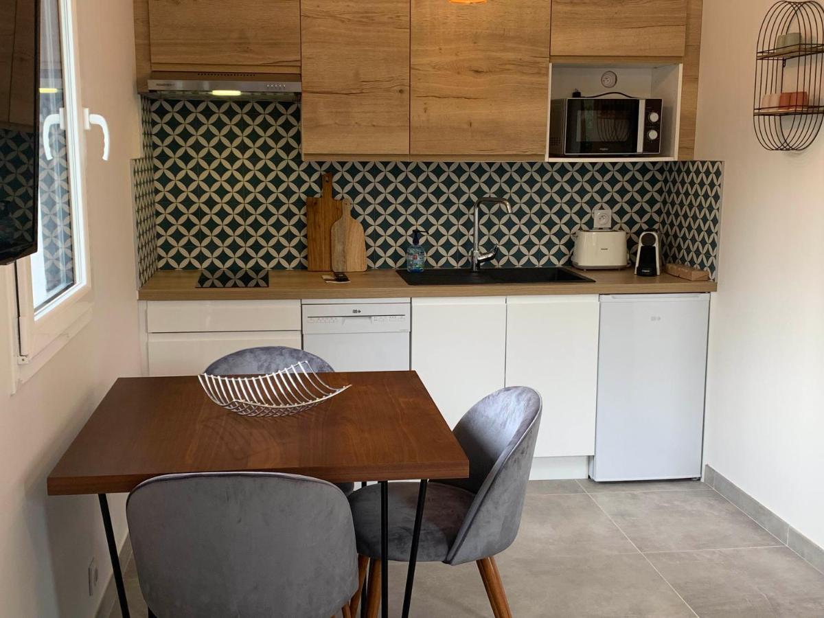 Le Cabanon De Livia Avec Piscine Privee Villa Cucuron Bagian luar foto