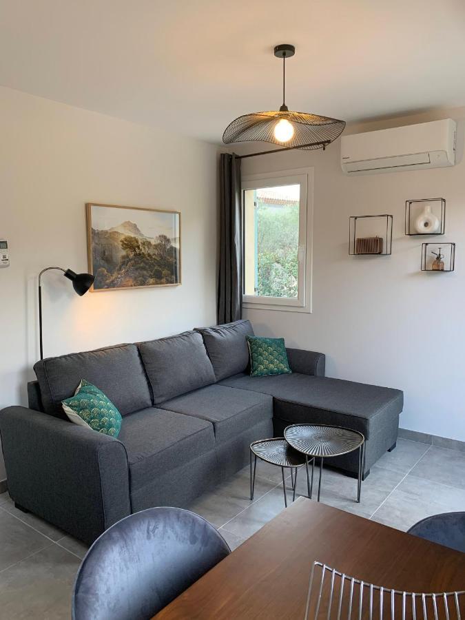 Le Cabanon De Livia Avec Piscine Privee Villa Cucuron Bagian luar foto
