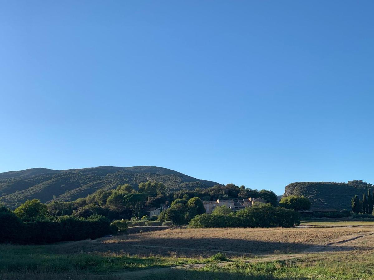 Le Cabanon De Livia Avec Piscine Privee Villa Cucuron Bagian luar foto