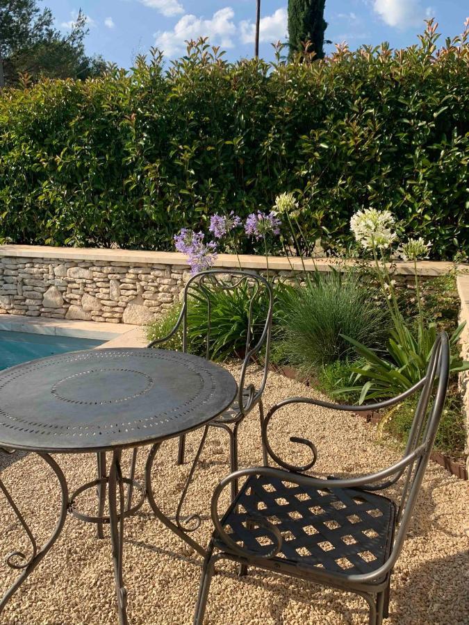Le Cabanon De Livia Avec Piscine Privee Villa Cucuron Bagian luar foto