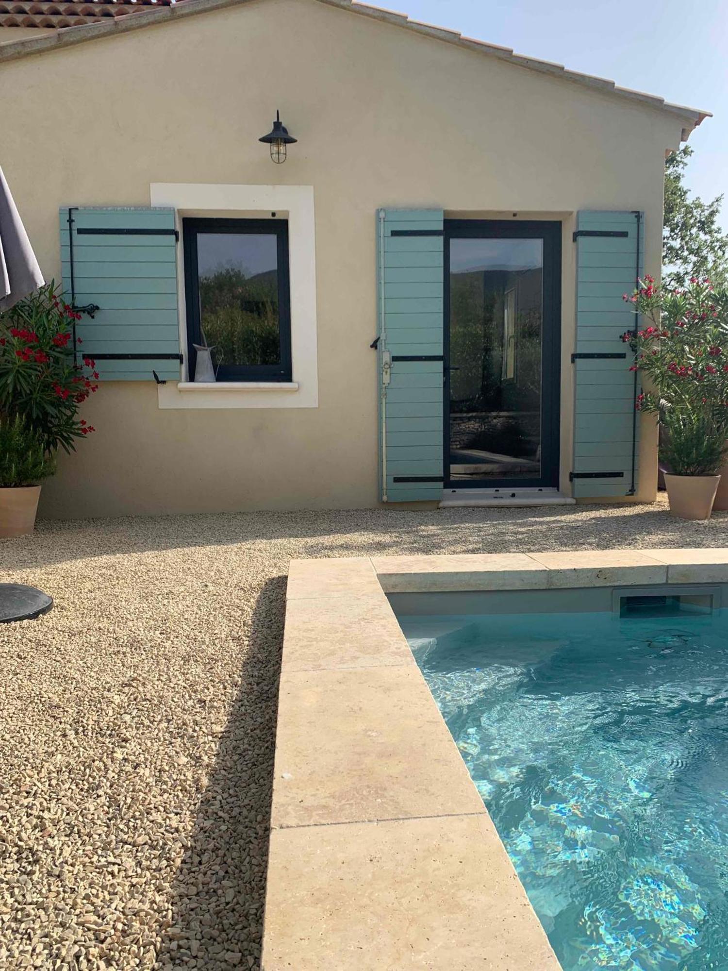 Le Cabanon De Livia Avec Piscine Privee Villa Cucuron Bagian luar foto