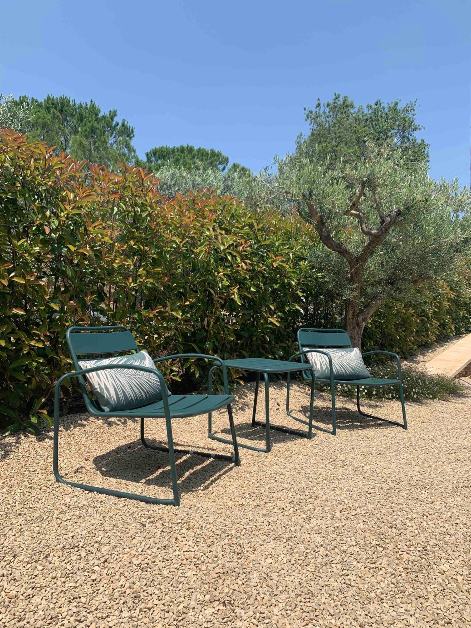 Le Cabanon De Livia Avec Piscine Privee Villa Cucuron Bagian luar foto